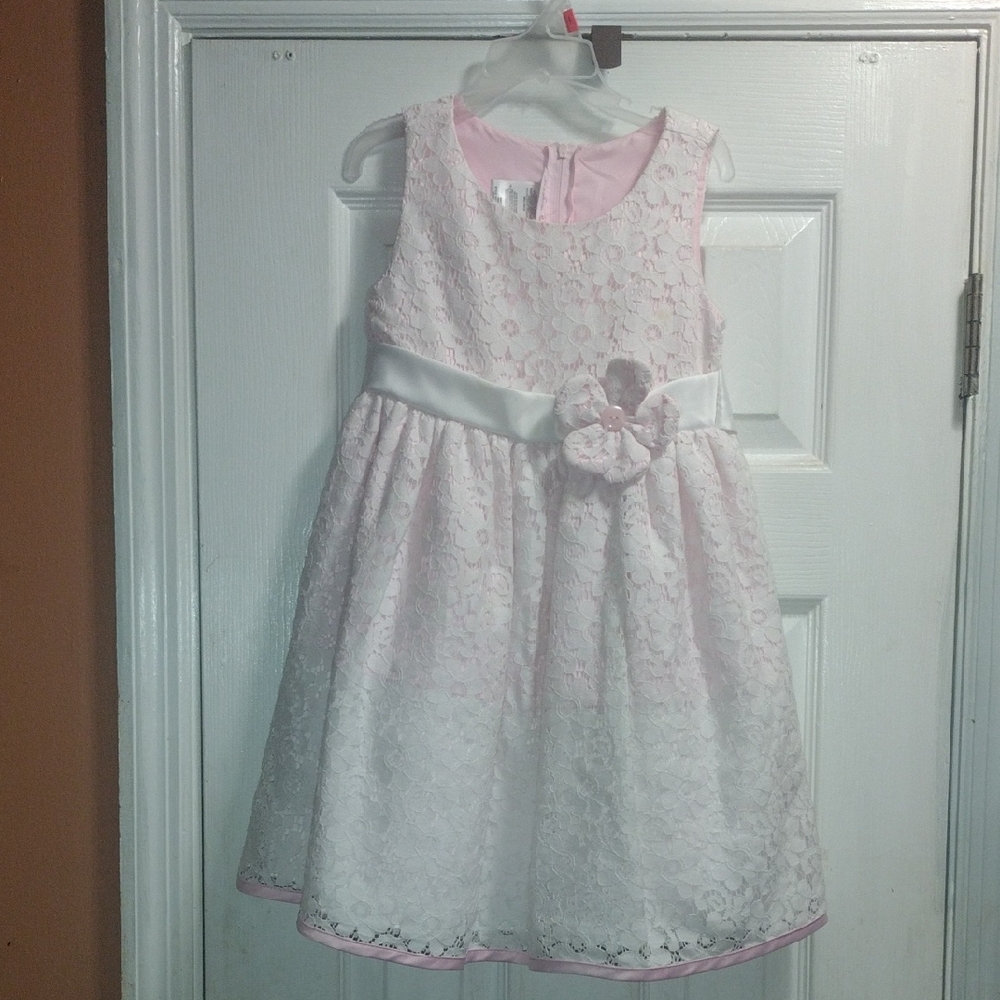 Jessica Ann Pink and White Floral Lace Dress.The Perfect Summer Dress!